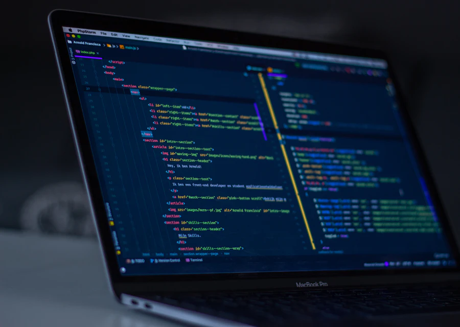 Quellcode auf einem Laptop-Bildschirm